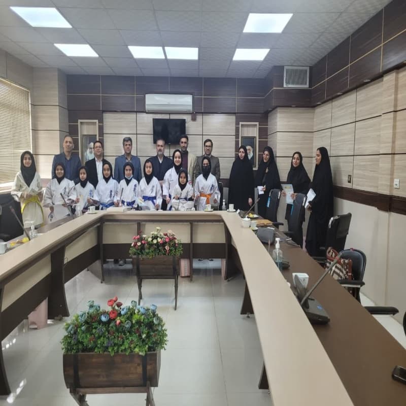 تقدیر از دانش آموزان دبستان شهید برومند